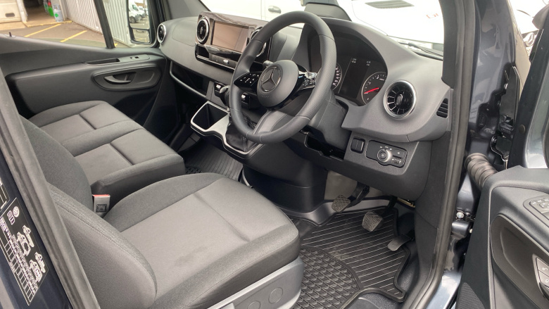 Mercedes-Benz Sprinter 315Cdi L2 Diesel Rwd 3.5t H2 Pro Van